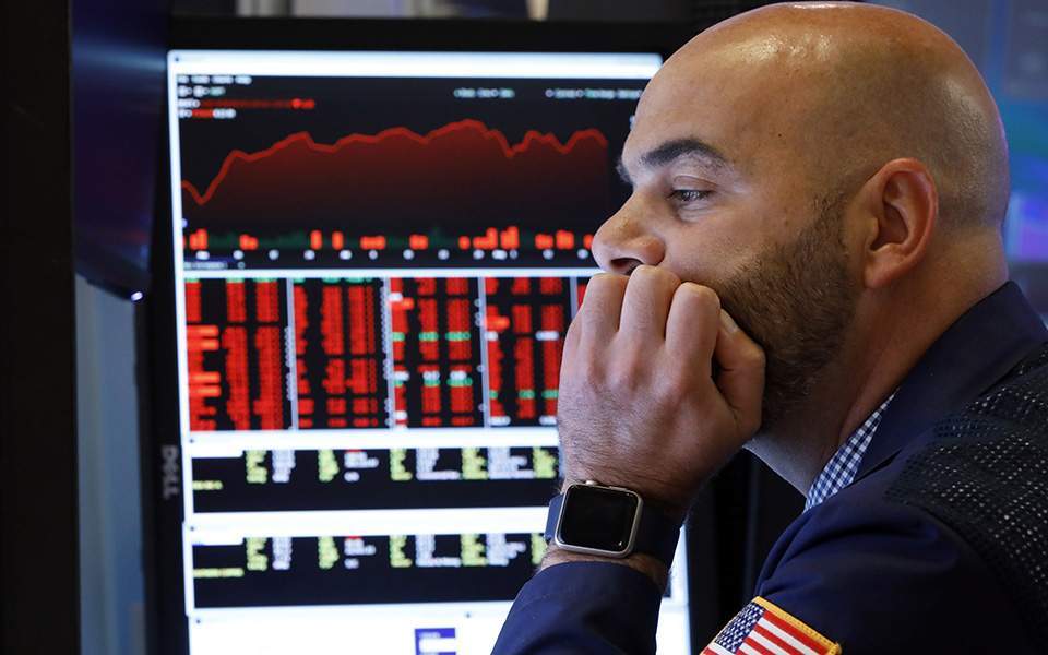 Wall Street: Βουτιά 7% για τον S&P 500 - Νέα διακοπή συναλλαγών για 15 λεπτά | Διεθνής Οικονομία