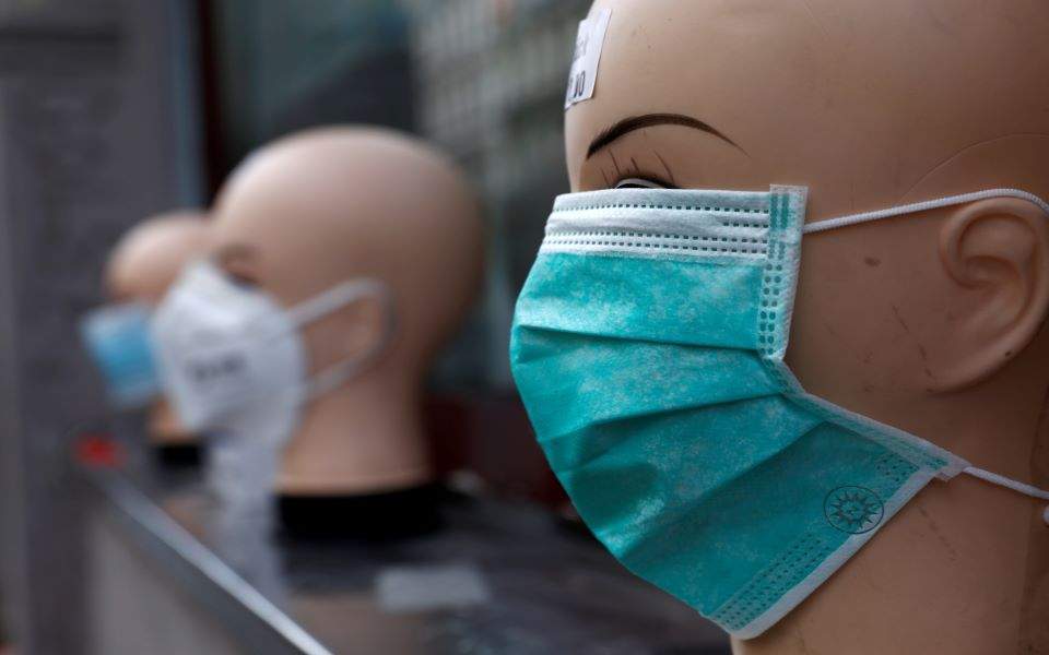 Γαλλία: 140.000 προστατευτικές μάσκες προοριζόμενες για τη μαύρη αγορά κατασχέθηκαν από τις αρχές | Κόσμος