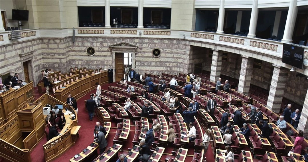 Κατατέθηκε στη Βουλή το σχέδιο νόμου για «Ρύθμιση Οφειλών και Παροχή Δεύτερης Ευκαιρίας»